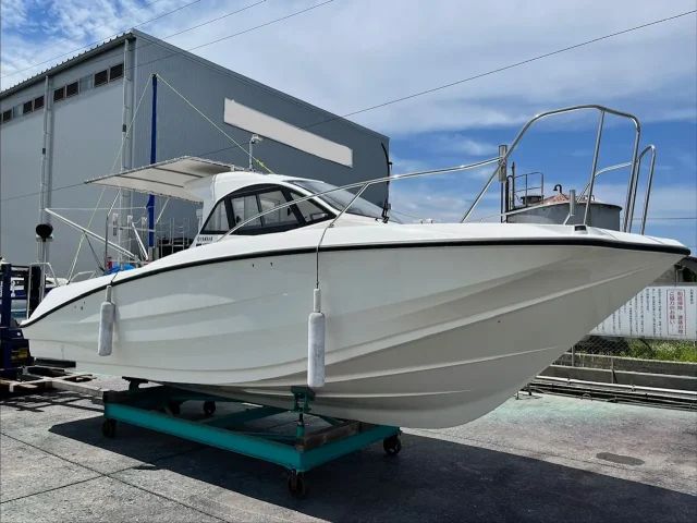オバタマリーナのレンタルボート「Sea-Style3号艇」の船体外観