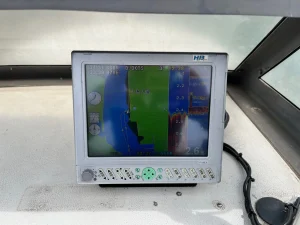O-Style1号艇に搭載されたGPS魚群探知機