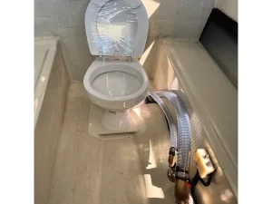 O-Style2号艇に装備された船内トイレ