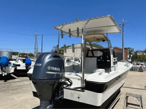 ヤマハ130馬力船外機を搭載したO-Style2号艇の後方外観